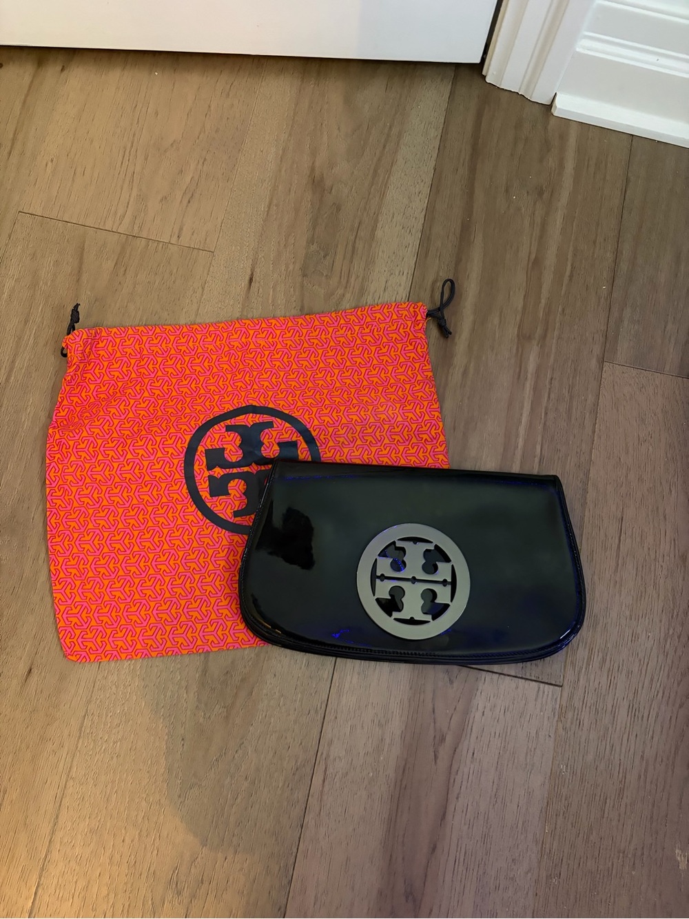 TORY BURCH BLACK PURSE + DUST BAG